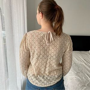 Hinge lace top size M